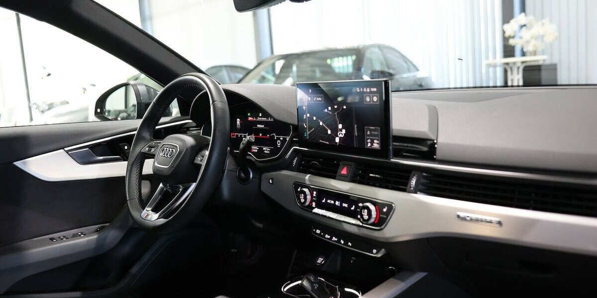 Audi A4 Avant 40 TFSI QUATTRO S-LINE SPORT BLACK TOP 113.000 km 28.444 &euro; Hamm 59077