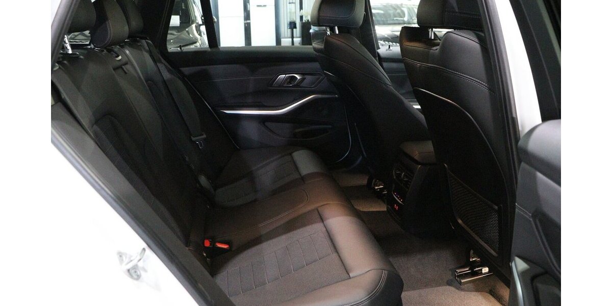 BMW 318d Touring SHADOW LEDER CURVED LED 3-ZONEN 40.000 km 30.555 &euro; Hamm 59077