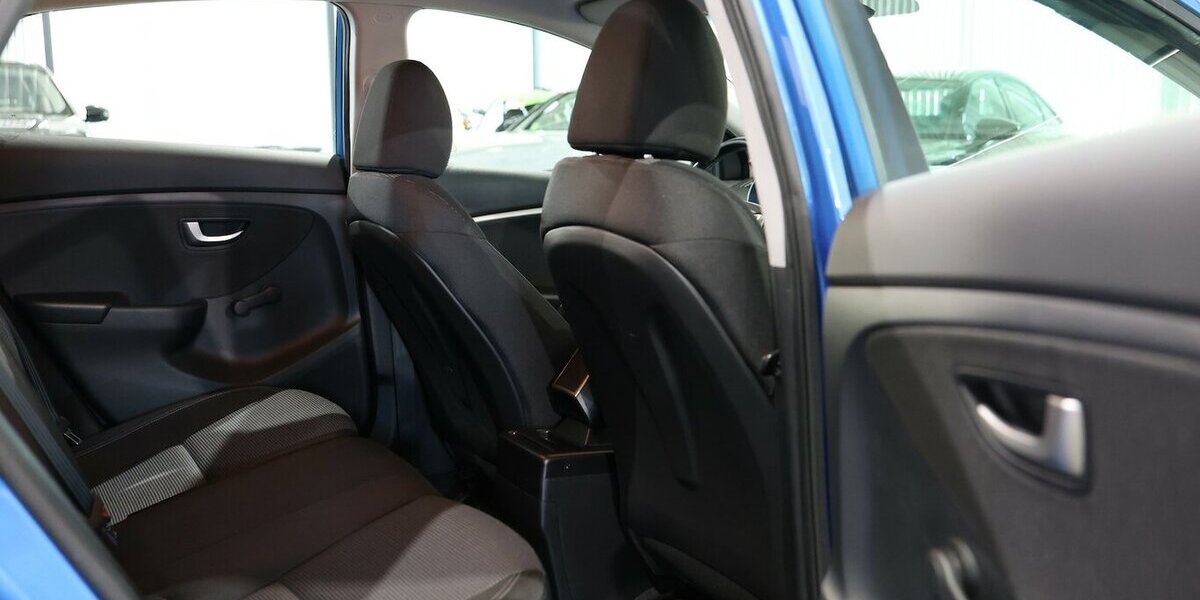 Hyundai i30 1.6 T-GDI STYLE / AUTOMATIK / NAVI+KAMERA 78.000 km 13.777 &euro; Hamm 59077