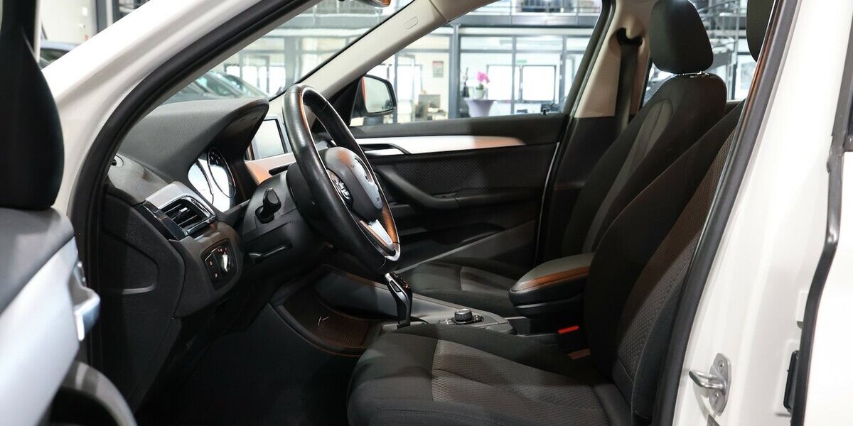 BMW X1 sDrive 18i Advantage WHITE / AUTOMATIK / 89.000 km 17.444 &euro; Hamm 59077