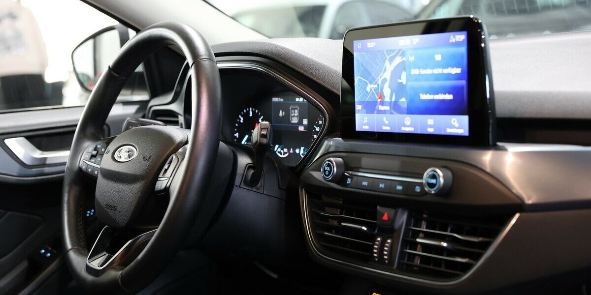 Ford Focus LIMOUSINE 1.5 EcoBlue ACTIVE WHITE / LED 83.000 km 14.331 &euro; Hamm 59077