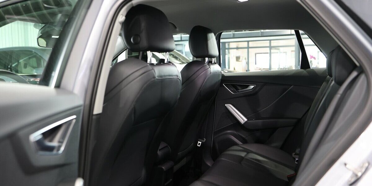 Audi Q2 35 TFSI ADVANCED SILVER & BLACK / LED, LEDER 97.000 km 20.992 &euro; Hamm 59077