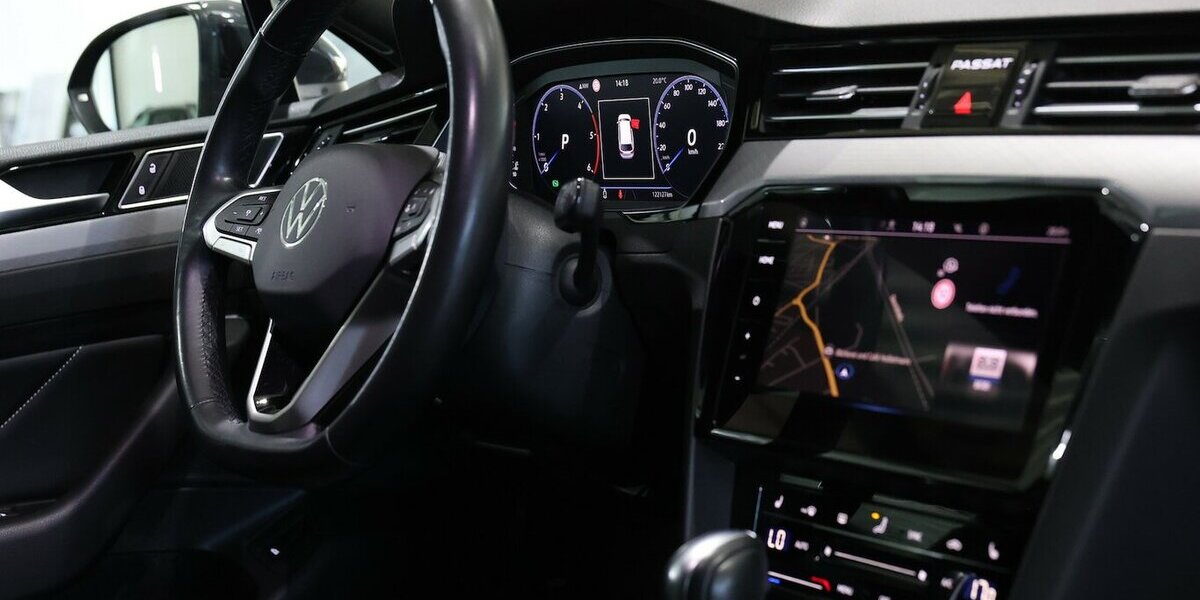 VW Passat Variant 2.0 TDI DSG BUSINESS IQ PANORAMA 122.000 km 22.222 &euro; Hamm 59077