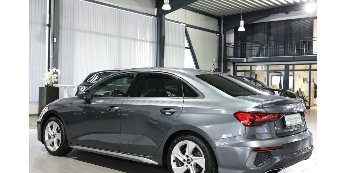 Audi A3 LIMOUSINE 30 TFSI S-LINE MATRIX, VOLL-LEDER 60.000 km 25.333 &euro; Hamm 59077