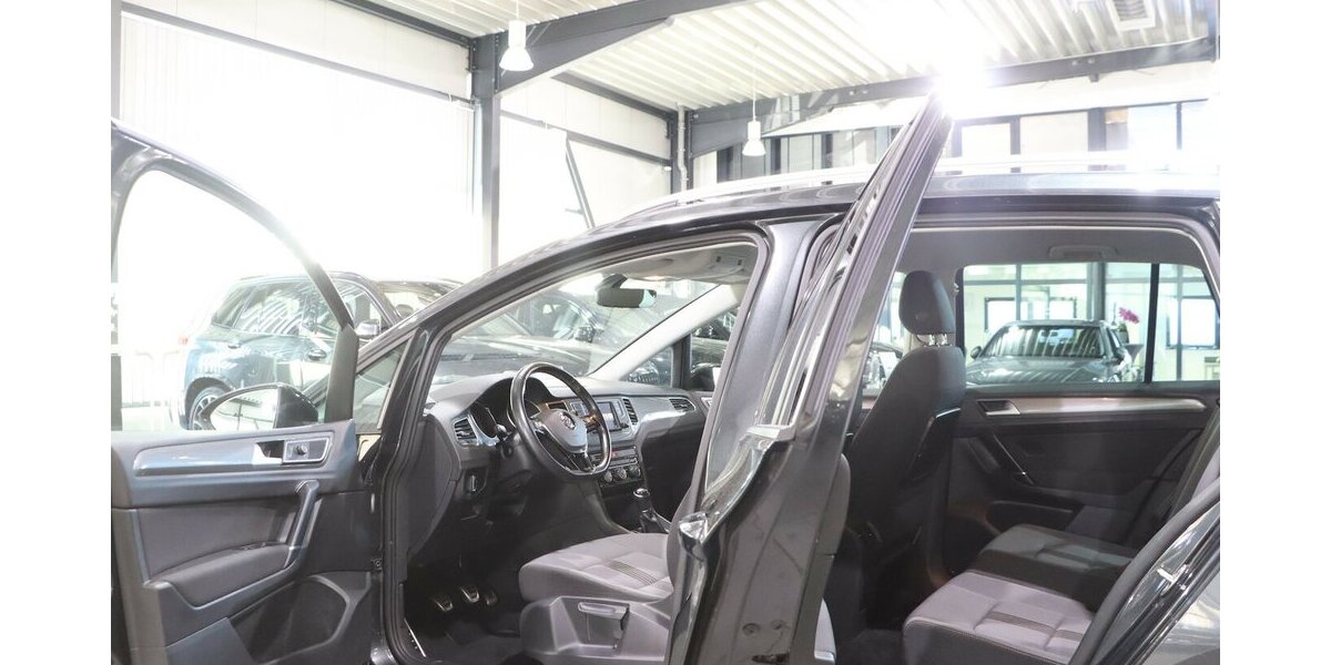 VW Golf Sportsvan 1.4 TSI ALLSTAR / XENON, NAVI-DM 119.000 km 12.111 &euro; Hamm 59077