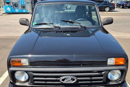 Lada Niva 105.345 km 10.999 &euro; Mettmann 40822
