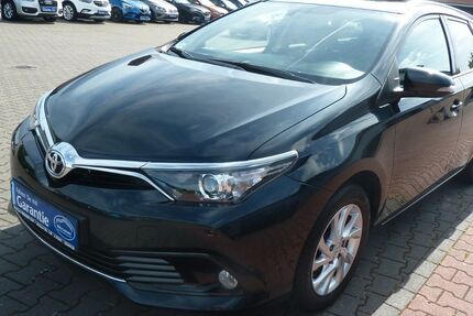 Toyota Auris 53.000 km 11.980 &euro; Hamm 59073