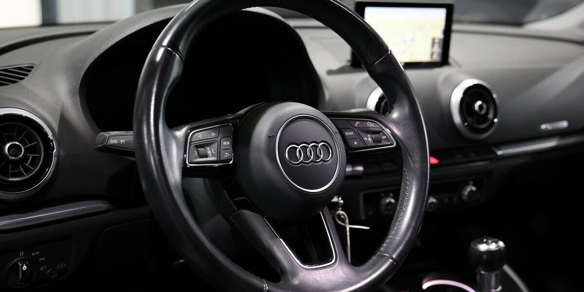 Audi A3 LIMOUSINE 1.4 TFSI BUSINESS / VIRTUAL-COCKPIT 119.000 km 15.993 &euro; Hamm 59077