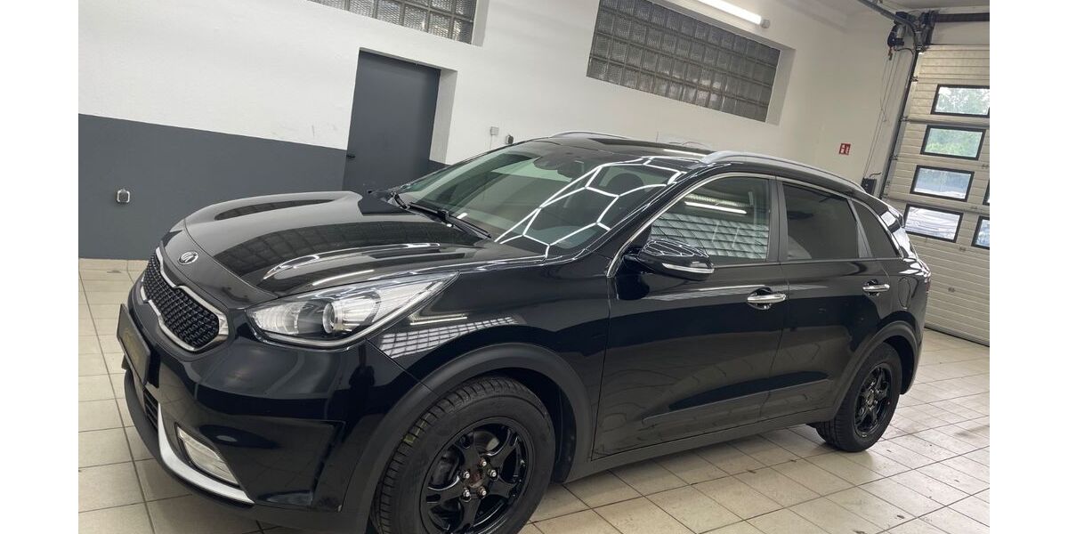 Kia Niro 171.800 km 10.500 &euro; Kamen 59174