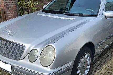 Mercedes-Benz E 200 153.631 km 3.990 &euro; Telgte 48291