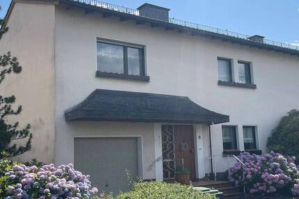 Haus Arnsberg Müschede - 8 Zimmer, 188 m&sup2;, 349.000&euro; | Angebot:25673328