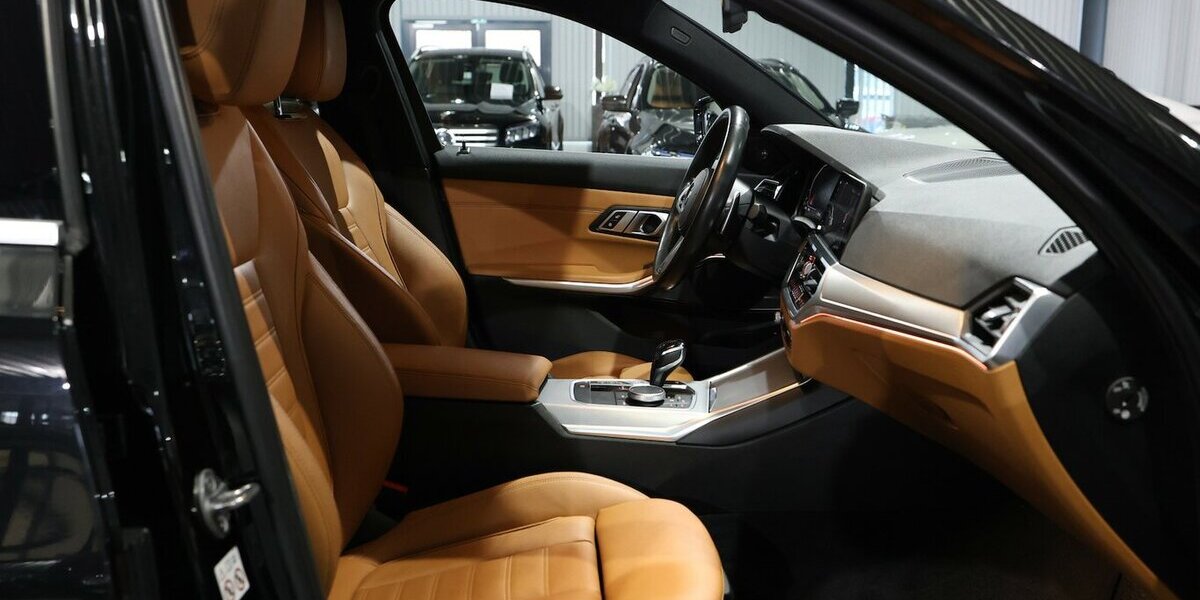 BMW 330d Touring xDrive M-SPORT BLACK & BROWN / LED 135.000 km 28.555 &euro; Hamm 59077