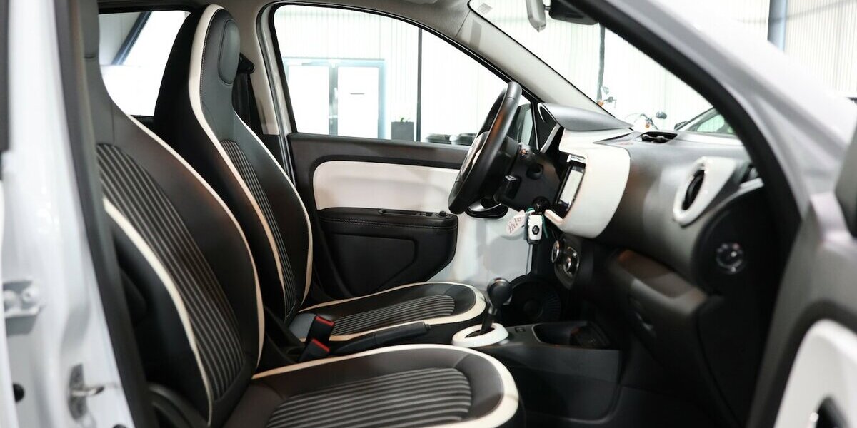 Renault Twingo TECHNO ELECTRIC SPURHALTE, LEDER, KAMERA 10.000 km 13.777 &euro; Hamm 59077