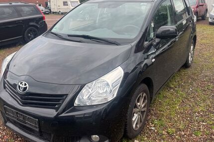 Toyota Verso 92.100 km 9.950 &euro; Ahlen 59229