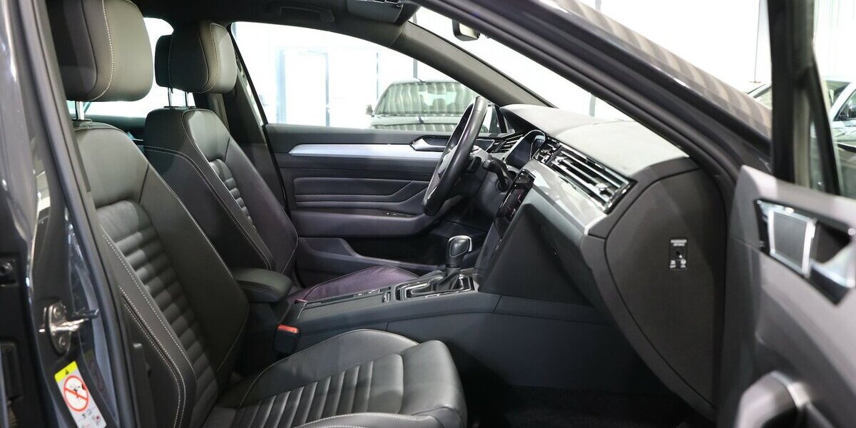 VW Passat Variant 2.0 TDI DSG BUSINESS IQ PANORAMA 122.000 km 22.222 &euro; Hamm 59077