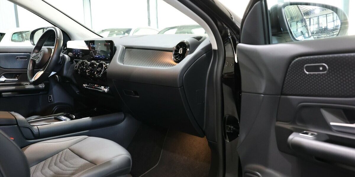 Mercedes-Benz GLA 180 ADVANCED SPORT / LEDER, LED, WIDESCREEN 7.000 km 32.888 &euro; Hamm 59077