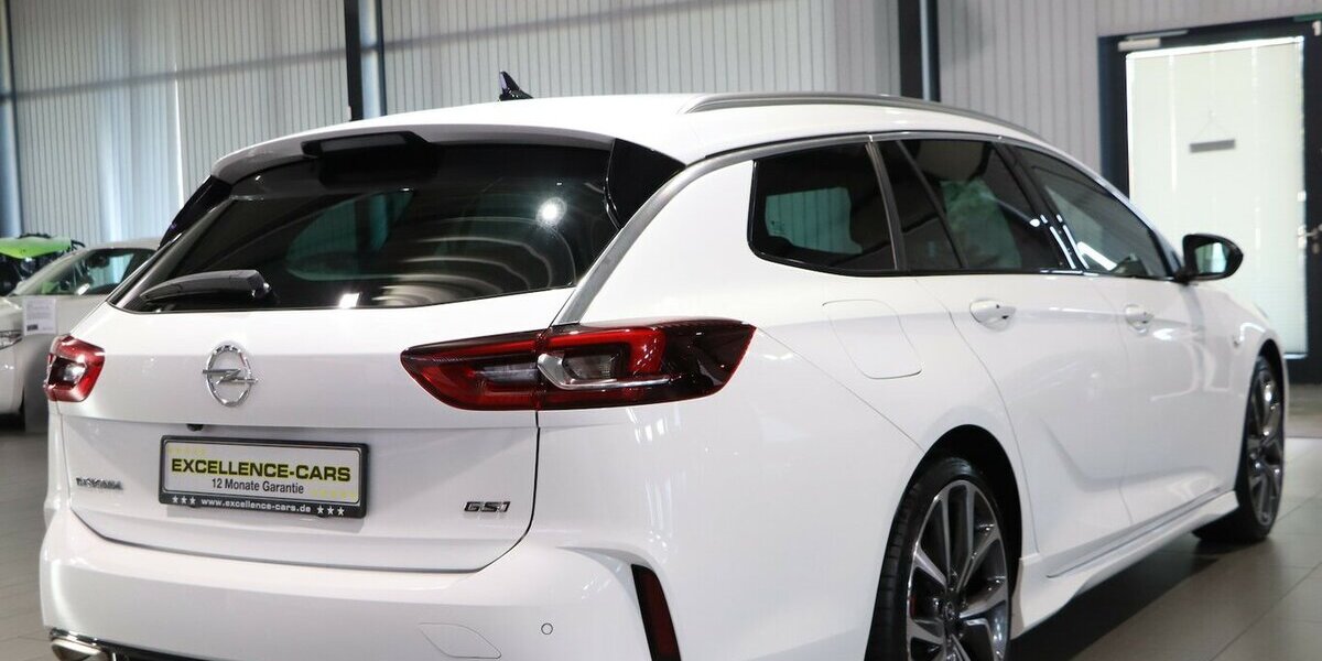 Opel Insignia 2.0 ST 4x4 OPC-LINE GSI WHITE / VC+HUD 140.000 km 18.991 &euro; Hamm 59077