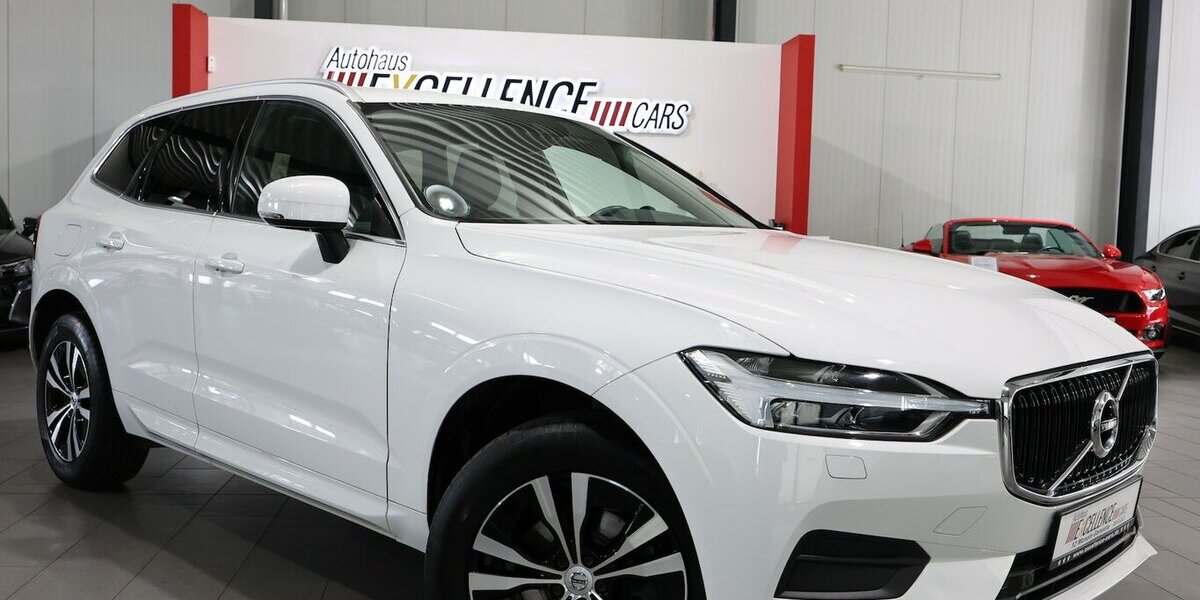 Volvo XC60 D4 MOMENTUM PRO / PANORAMA, MATRIX-LED 130.000 km 26.777 &euro; Hamm 59077