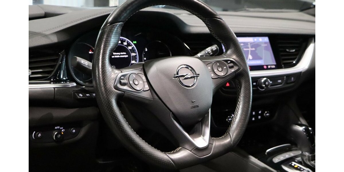 Opel Insignia 2.0 ST 4x4 OPC-LINE GSI WHITE / VC+HUD 140.000 km 18.991 &euro; Hamm 59077