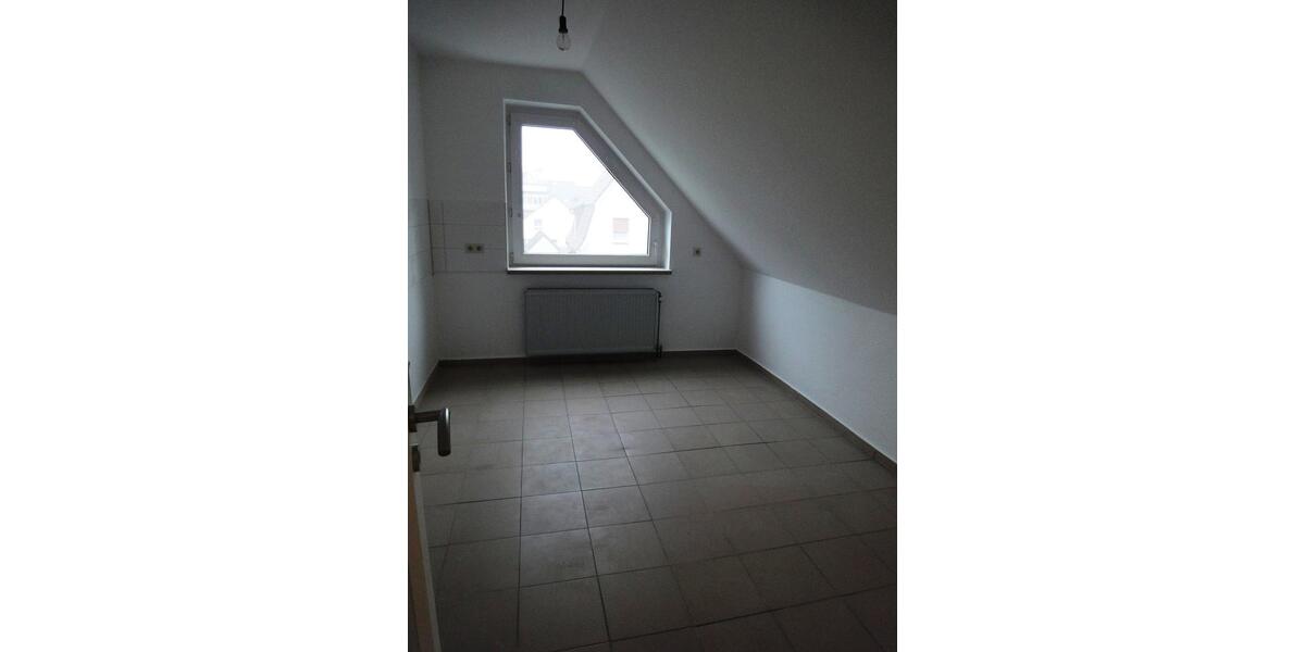 Dachgeschoßwohnung Bad Sassendorf - 3 Zimmer, 86 m&sup2;, 865&euro; | Angebot:25233608