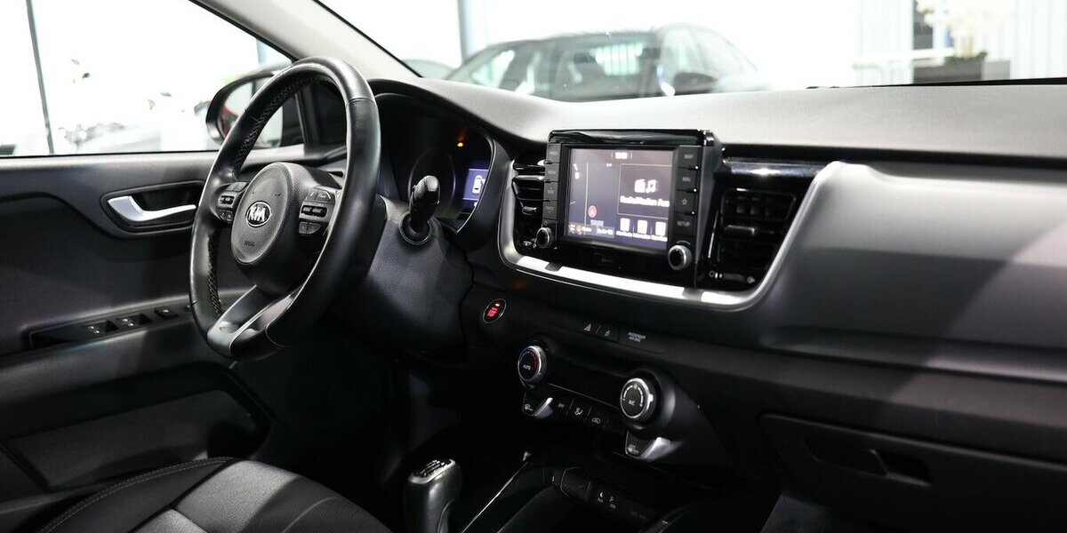 Kia Stonic 1.0 T-GDI PLATIUM-EDITION / SCHIEBEDACH / 62.000 km 13.777 &euro; Hamm 59077