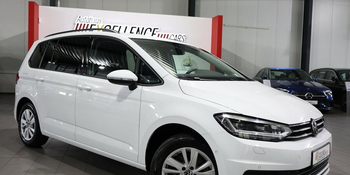VW Touran 2.0 TDI DSG IQ Comfortline / 7-SITZE, LED 66.000 km 28.777 &euro; Hamm 59077