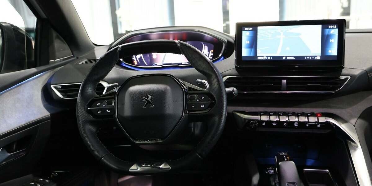 Peugeot 3008 BLUE-HDI GT-SPORT / WHITE & BLACK / SCHÖN 56.000 km 22.991 &euro; Hamm 59077