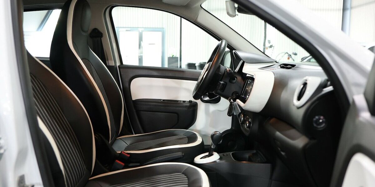 Renault Twingo INTENS ELECTRIC SPURHALTE, LEDER, KAMERA 12.000 km 13.111 &euro; Hamm 59077
