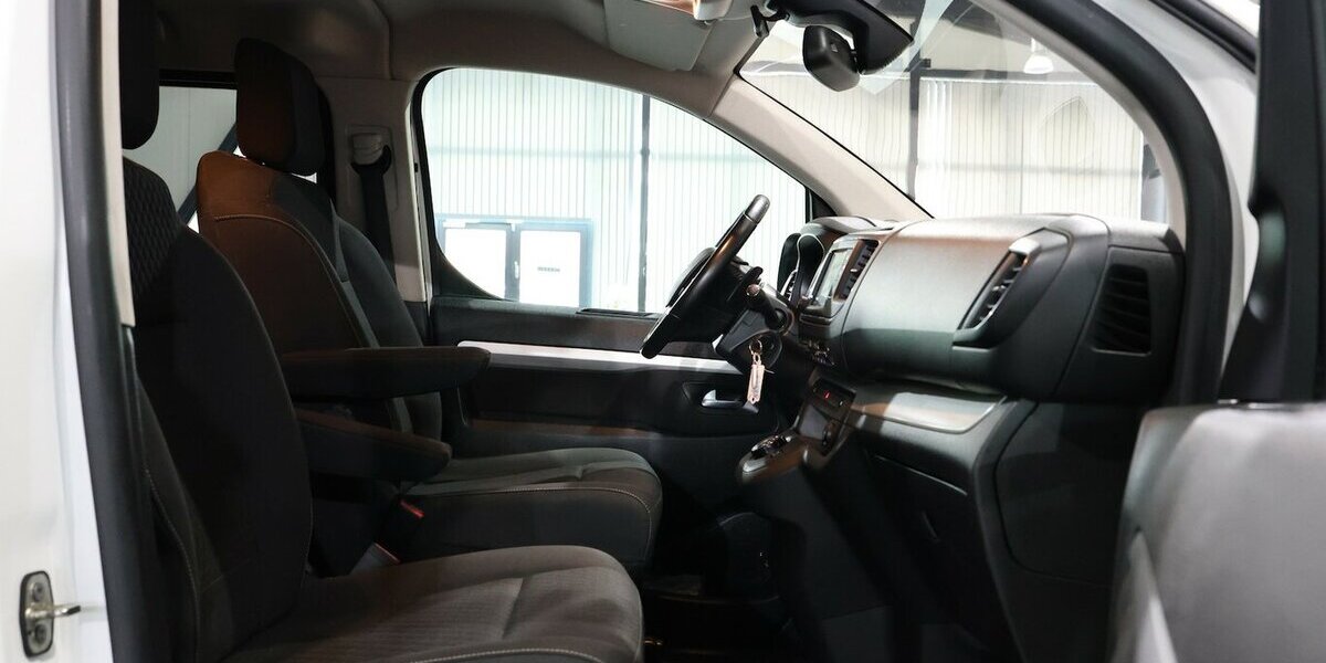 Opel Zafira Life 2.0 CDTI EDITION-M INNOVATION 8-SITZ 150.000 km 23.777 &euro; Hamm 59077