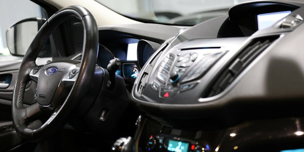 Ford Kuga 2.0 TDCI 4x4 TITANIUM / LEDER / NAVI+ 90.000 km 12.333 &euro; Hamm 59077