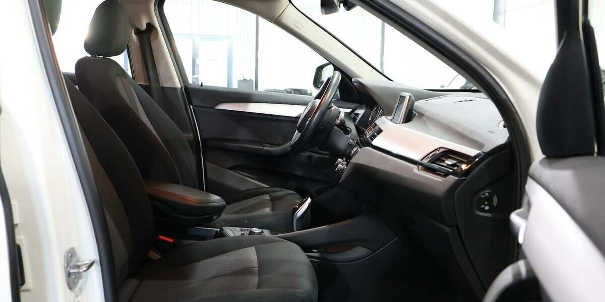 BMW X1 sDrive 18i Advantage WHITE / AUTOMATIK / 89.000 km 17.444 &euro; Hamm 59077