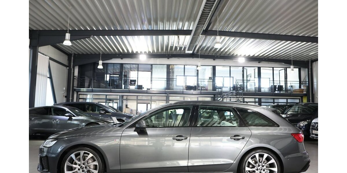 Audi A4 Avant 40 TFSI QUATTRO S-LINE SPORT BLACK TOP 113.000 km 28.444 &euro; Hamm 59077
