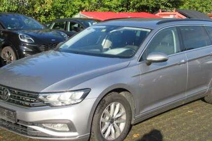 VW Passat Variant Business 2.0 TDI DSG NAVI AHK KAMER 168.000 km 19.699 &euro; Bergkamen 59192