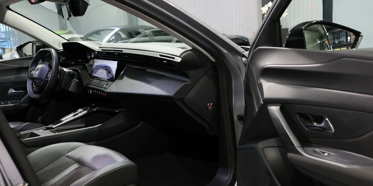 Peugeot 308 SW 130 BLUE-HDI ACTIVE PACK / I-COCKPIT, LED 130.000 km 15.308 &euro; Hamm 59077