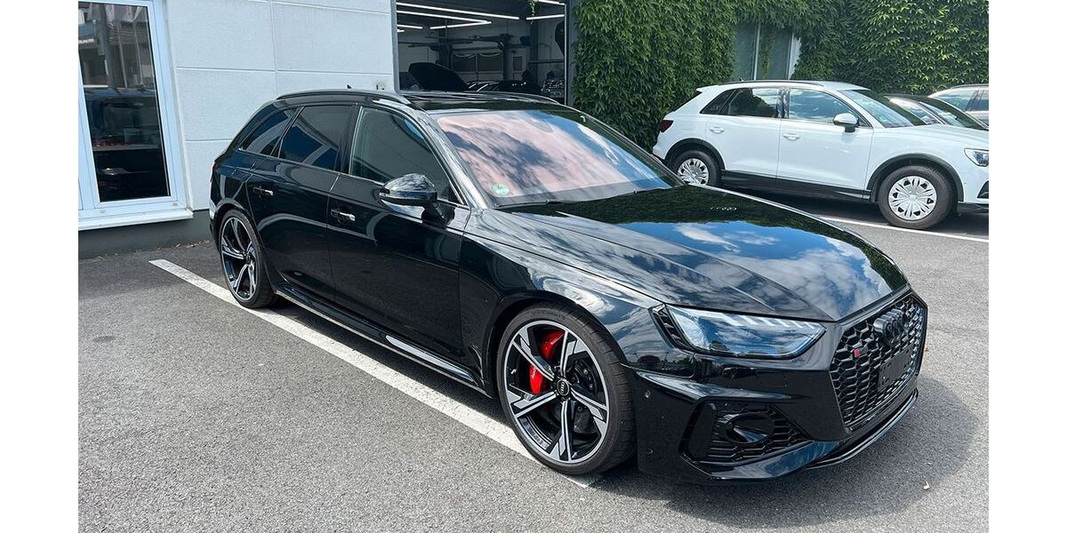 Audi RS4 28.499 km 68.000 &euro; Unna 59423