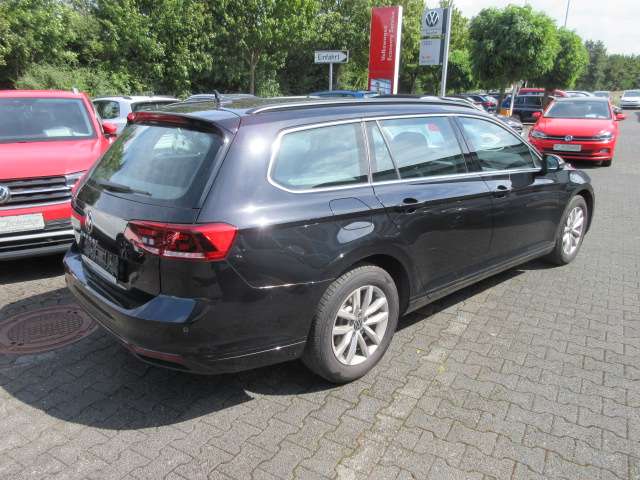 VW Passat Variant Business 2.0 TDI DSG NAVI AHK LED K 146.960 km 19.988 &euro; Bergkamen 59192