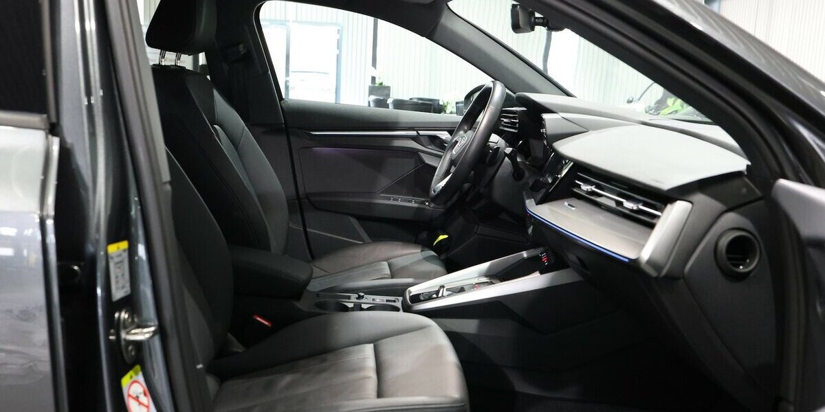 Audi A3 LIMOUSINE 30 TFSI S-LINE MATRIX, VOLL-LEDER 60.000 km 25.333 &euro; Hamm 59077