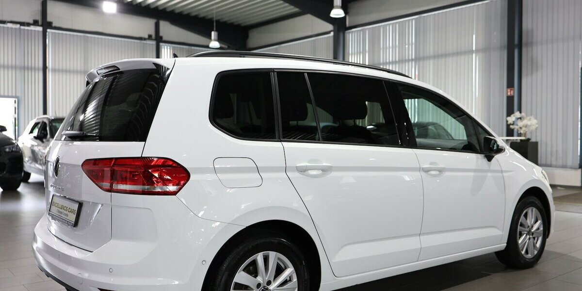 VW Touran 2.0 TDI DSG IQ Comfortline / 7-SITZE, LED 66.000 km 28.777 &euro; Hamm 59077