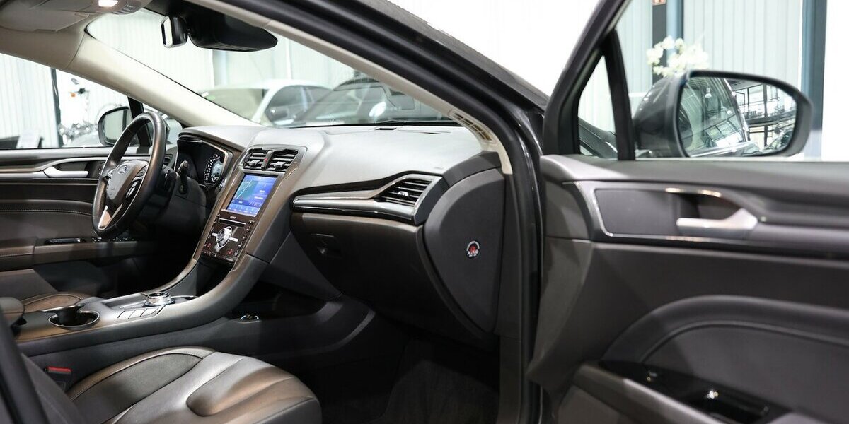 Ford Mondeo Tunier 2.0 EB TITANIUM / VOLL-LEDER, LED 115.000 km 17.555 &euro; Hamm 59077