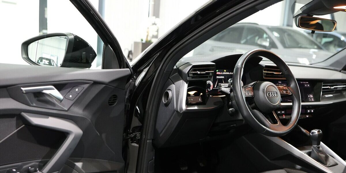 Audi A3 LIMOUSINE 35 TFSI BUSINESS BLACK LED,ACC+LANE 16.000 km 27.333 &euro; Hamm 59077