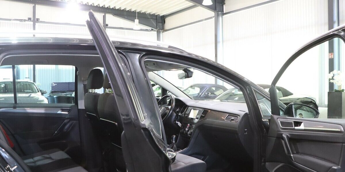 VW Golf Sportsvan 1.4 TSI ALLSTAR / XENON, NAVI-DM 119.000 km 12.111 &euro; Hamm 59077