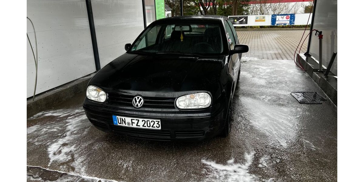VW Golf 246.828 km 950 &euro; Selm 59379