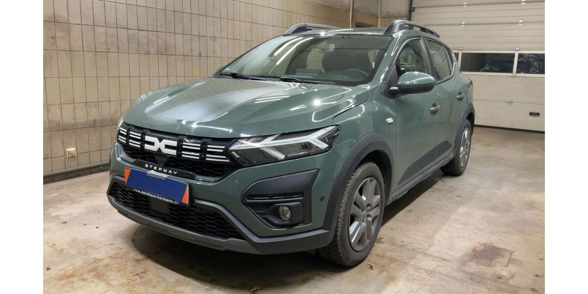 Dacia Sandero 14.000 km 10.500 &euro; Ahlen 59227