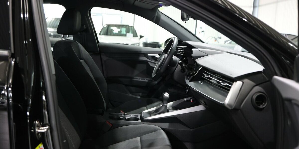 Audi A3 LIMOUSINE 35 TFSI BUSINESS BLACK LED,ACC+LANE 16.000 km 27.333 &euro; Hamm 59077