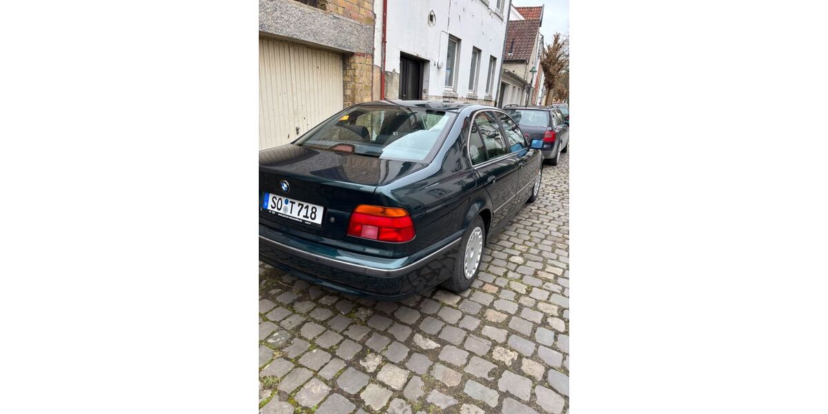 BMW 520 136.000 km 7.950 &euro; Soest 59494