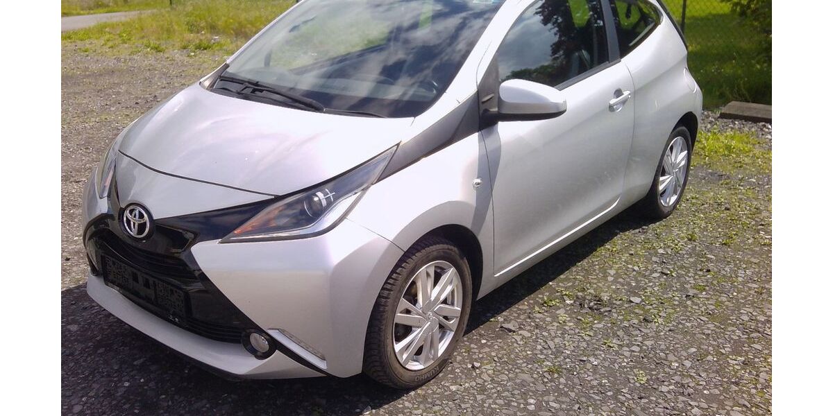 Toyota Aygo (X) 74.000 km 5.990 &euro; Warendorf 48231