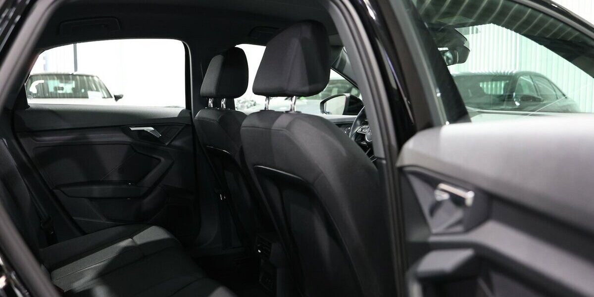 Audi A3 LIMOUSINE 35 TFSI BUSINESS BLACK LED,ACC+LANE 16.000 km 27.333 &euro; Hamm 59077