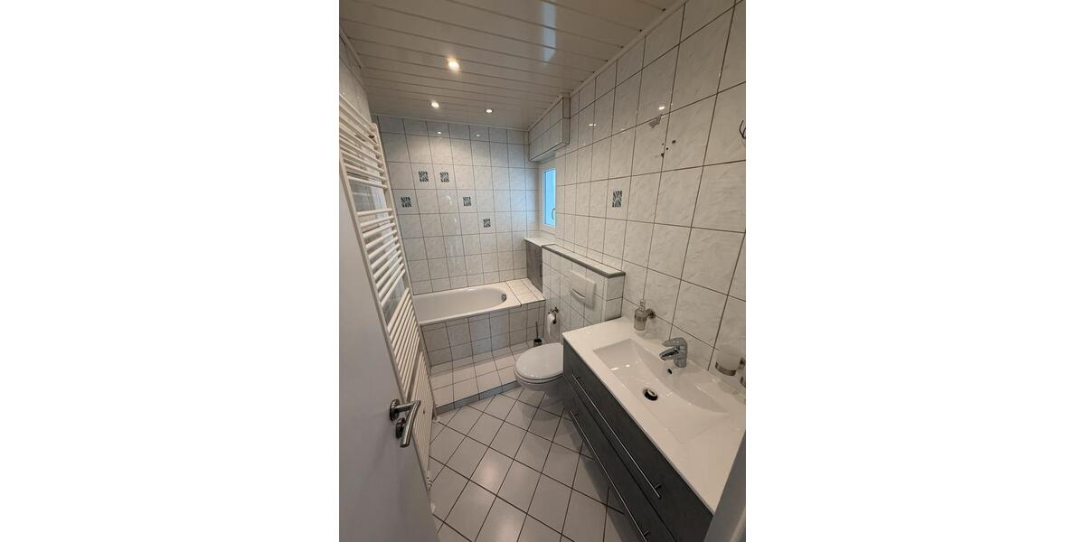 Erdgeschoßwohnung Ense - 2 Zimmer, 75 m&sup2;, 900&euro; | Angebot:26416853