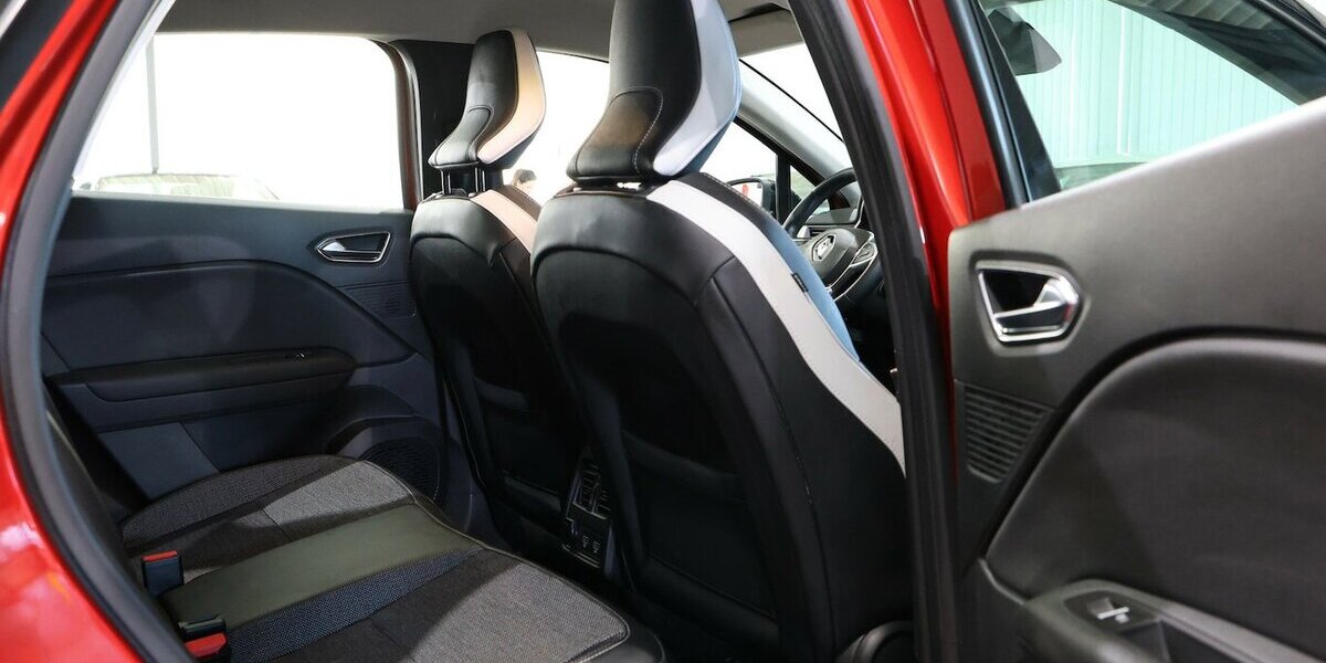 Renault Captur 130 TCE INTENS RED & BLACK / LED / AHK 83.000 km 13.991 &euro; Hamm 59077