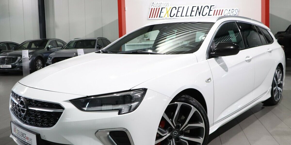 Opel Insignia 2.0 ST 4x4 OPC-LINE GSI WHITE / VC+HUD 140.000 km 18.991 &euro; Hamm 59077